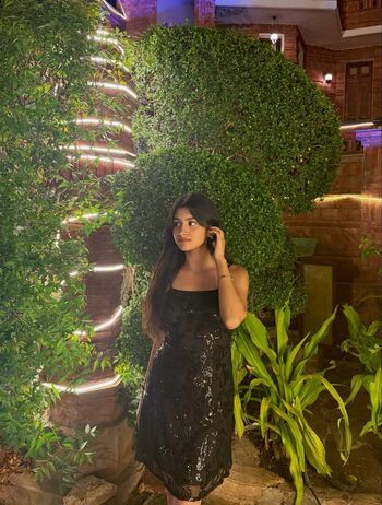 Aradhya  page leaked private photo uncensored HD quality