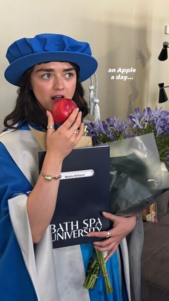 Maisie williams leaked private photo uncensored HD quality