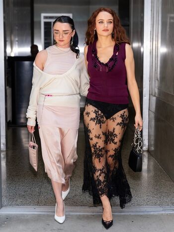 Maisie williams leaked private photo uncensored HD quality
